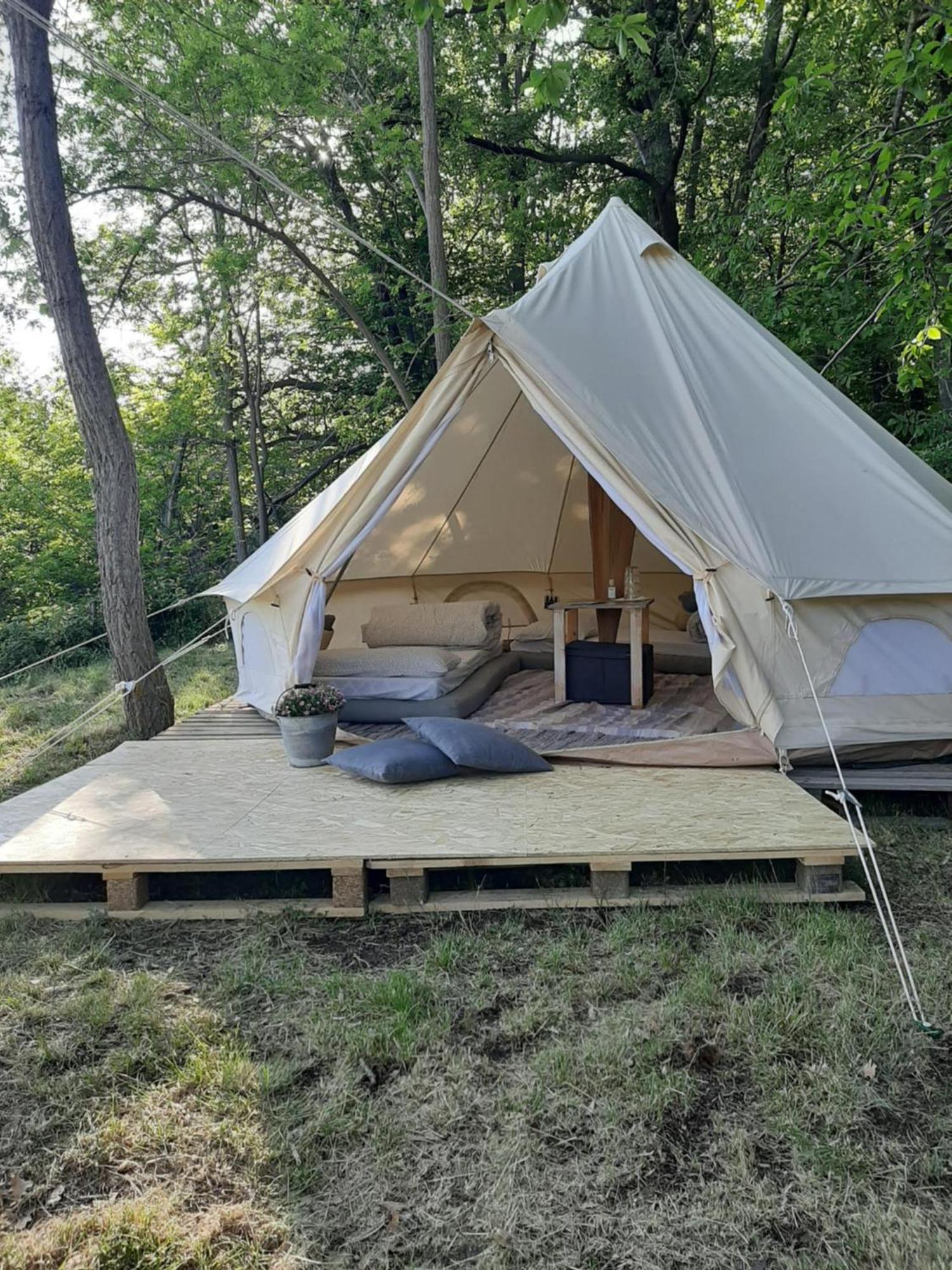 Rifugio Manfrè Glamping Tent Belpasso Bagian luar foto
